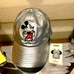 Silver Disney Cap/Pin
